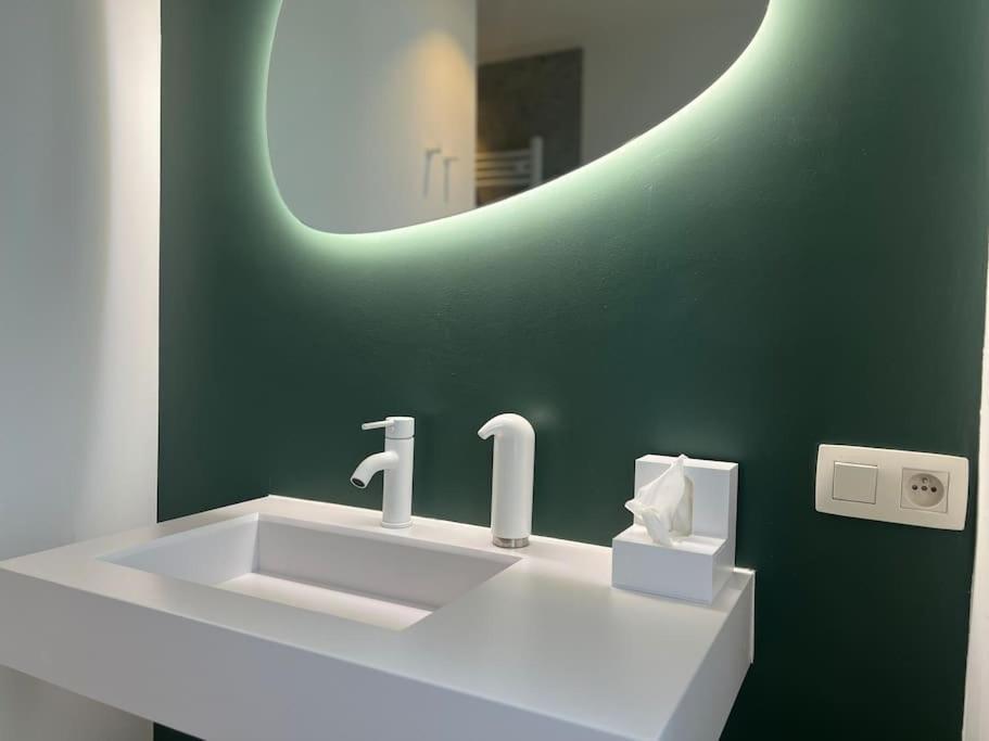 Duplex Chic Et Spacieux - Hypercentre リエージュ エクステリア 写真