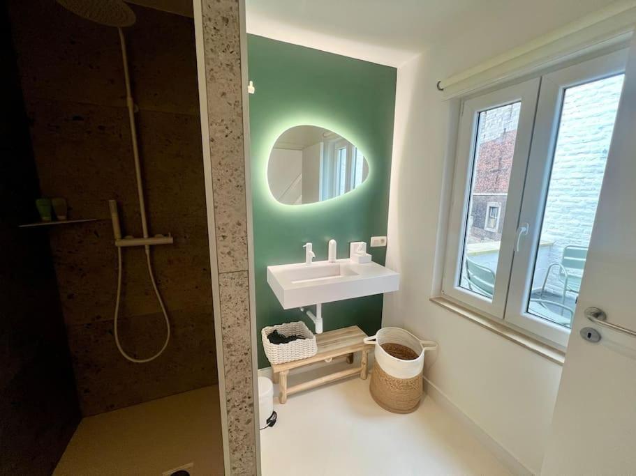 Duplex Chic Et Spacieux - Hypercentre リエージュ エクステリア 写真